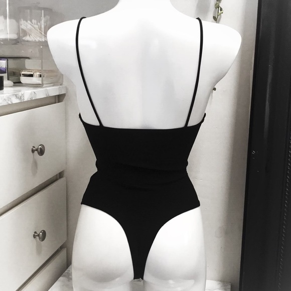 NICE BLACK V NECK TANK TOP BODYSUIT! - Picture 3 of 4